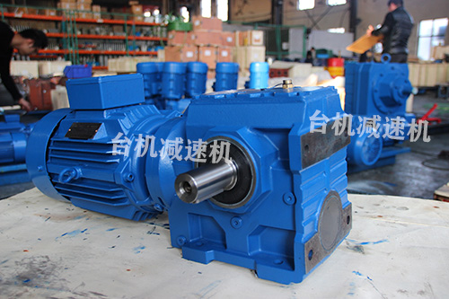 硬齒面蝸輪蝸桿減速機在現(xiàn)代工業(yè)應(yīng)用范圍和作用